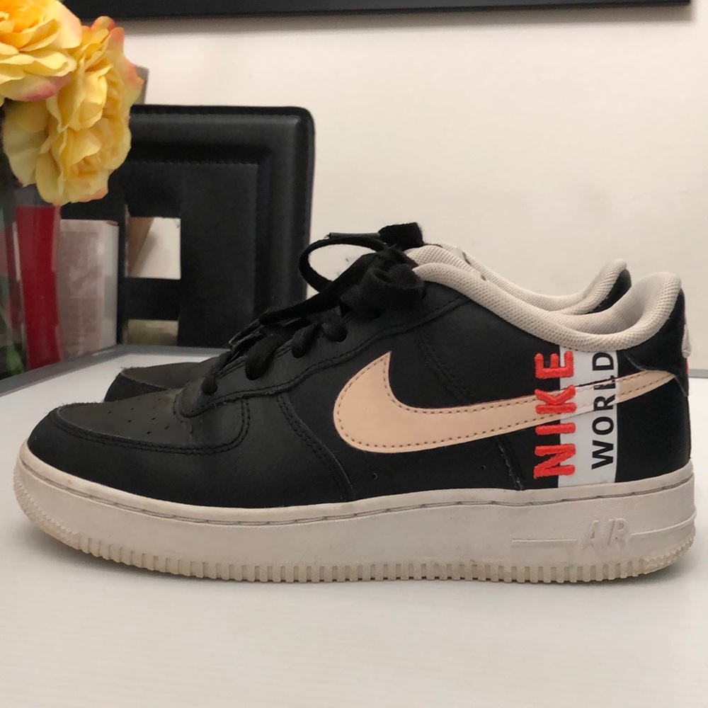 NIKE AIR FORCE 1 WORLWIDE RUNNING SNEAKERS BOYS-GIRLS SIZE 5Y